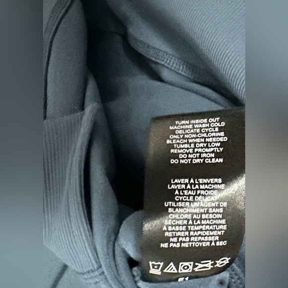 ✨NWT✨ Bench. Women’s Long Sleeve Shirt- Size Medium - Picture 5 of 7